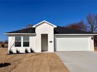 840 Hudson St, Prairie Grove, AR 72753