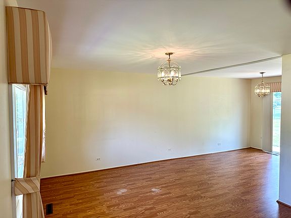 3rd image of 36429 N Edgewood Dr