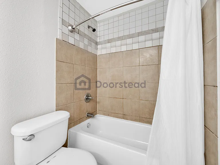 2121 Alabama St — Photo 24