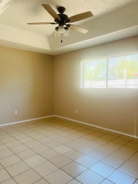 4 bed, 2.0 bath, 1650 sqft, $1,700 — Photo 3