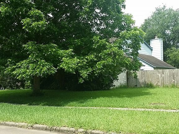 2nd image of 2914 Mesquite Dr