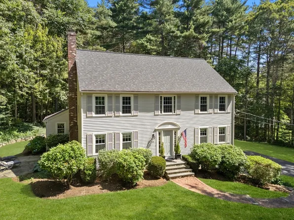 37 Valleywood Rd, Hopkinton, MA 01748
