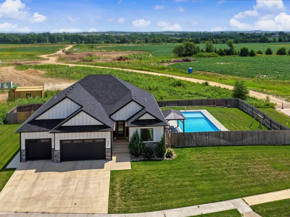 2125 Huntwood Dr, Salina, KS 67401