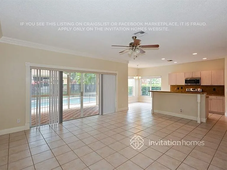 8556 NW 57th Dr — Photo 6