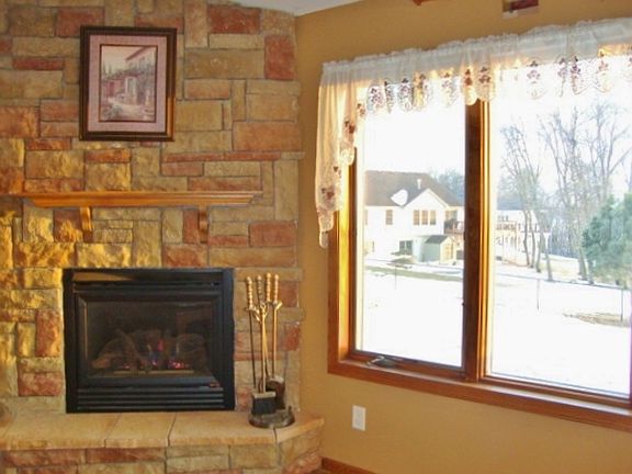 3rd image of 444 Thomas Dr