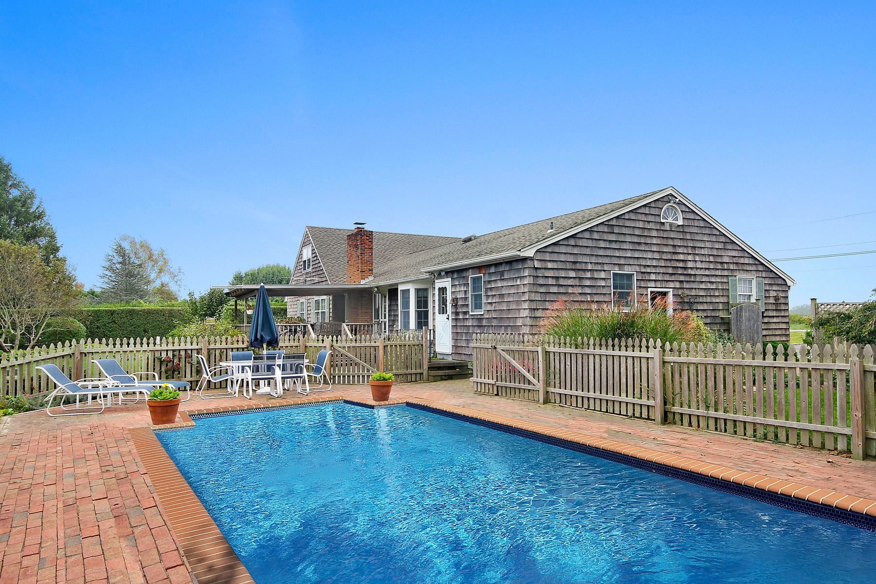 35 Town Line Rd in Wainscott Out East