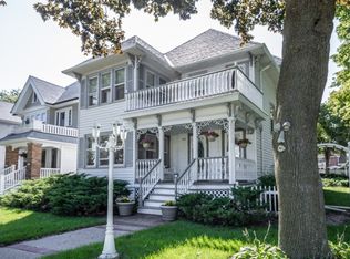 1821 E Olive St, Shorewood, WI 53211