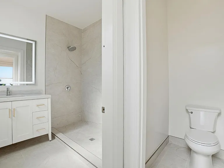 172 Bella Vista Ave #A — Photo 52