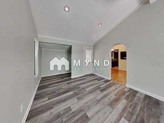 4th image of 197 Chase Woods Cir