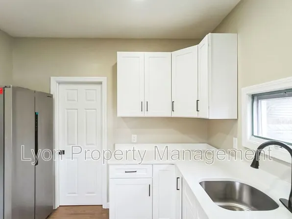 25 Slade St, Pawtucket, RI 02861