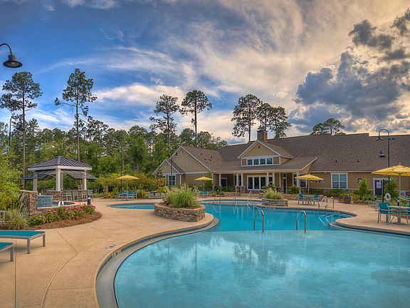 Resort-style swimming pool and clubhouse