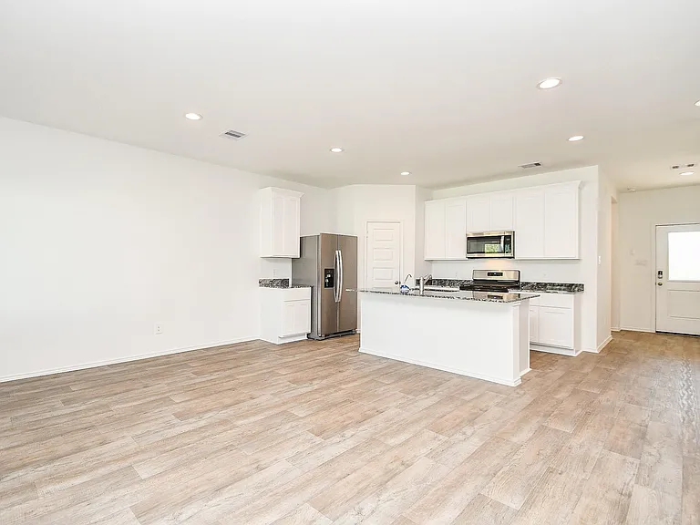 2720 Bryan Grove Ln — Photo 8