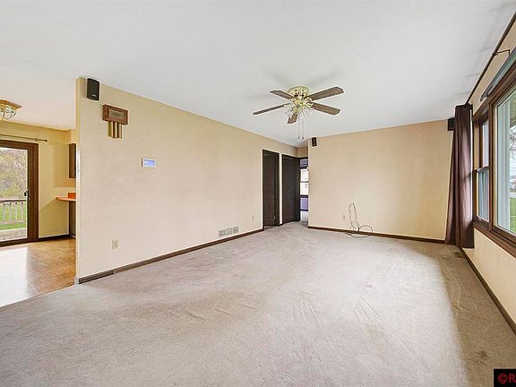 4th image of 518 Center Ave N