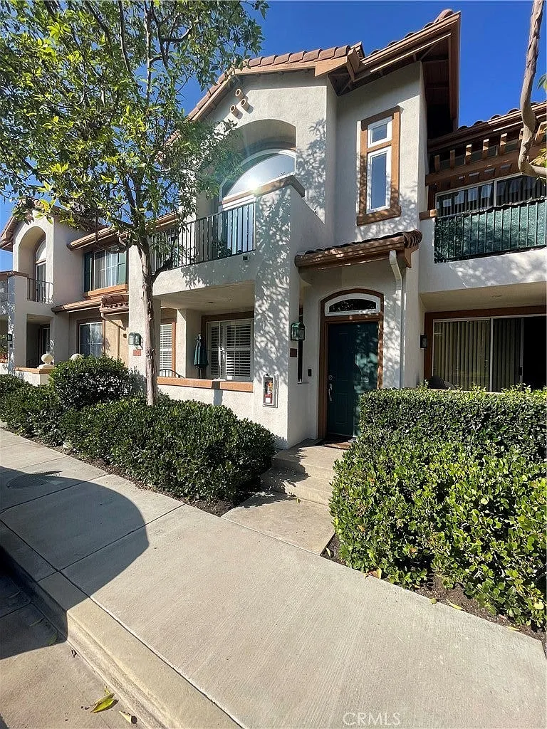 1 bed, 806 sqft, $2,950 — Photo 1