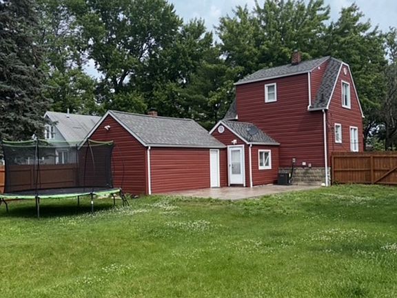 4th image of 35517 Booth Ave