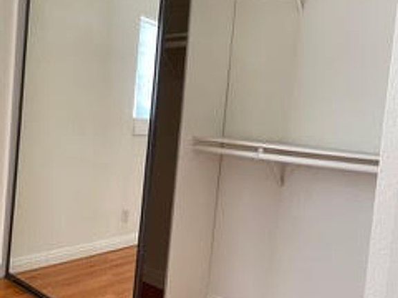 5th image of 1227 Barry Ave