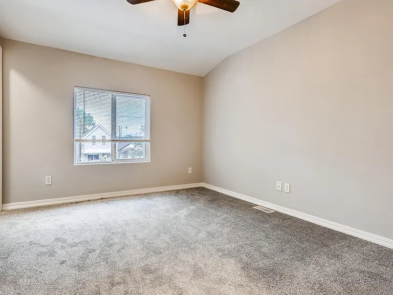 832 Mariposa St — Photo 13