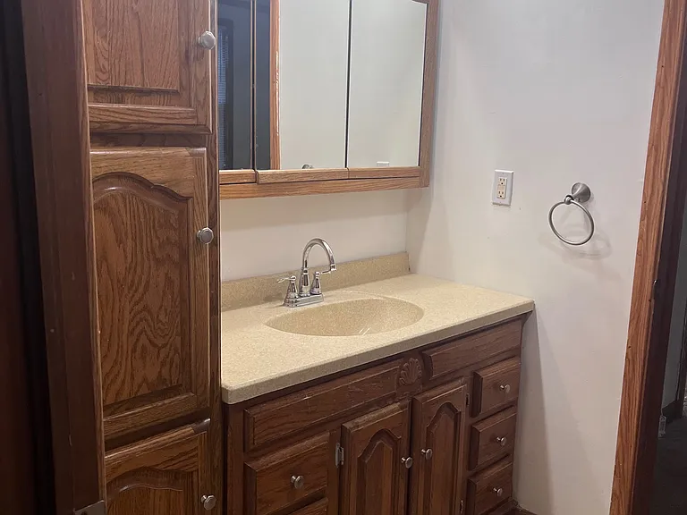 2250 Garfield Ave — Photo 9