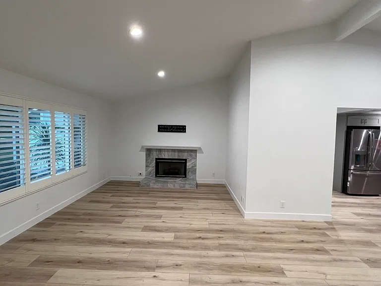22135 Ballinger St — Photo 2