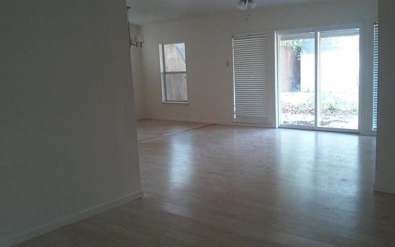 3rd image of 1601 Archery Ln