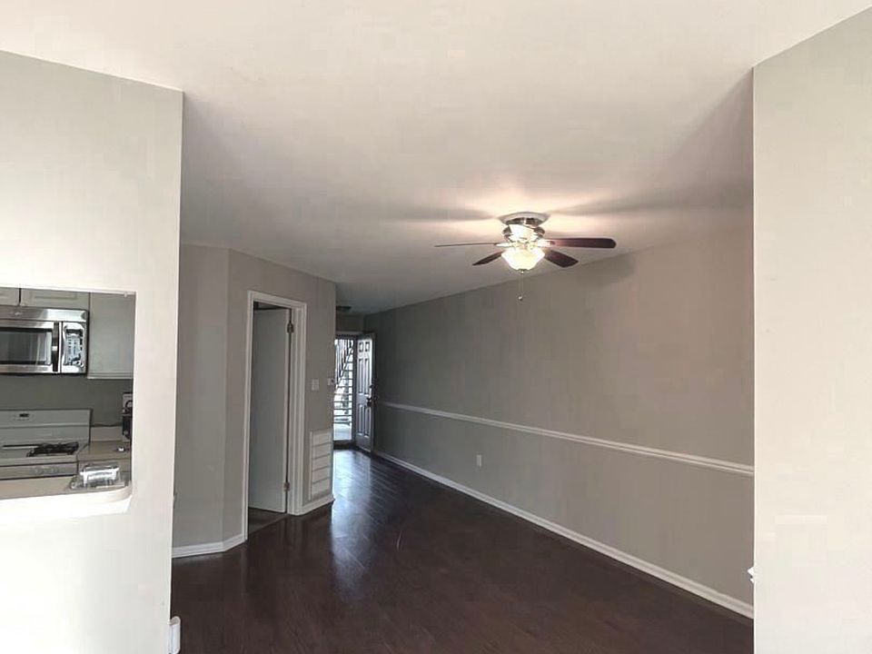 1st image of 204 Loring Ct #204