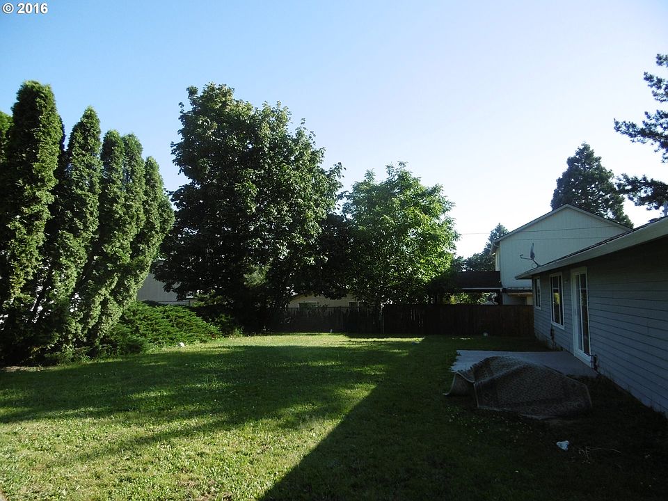 2nd image of 4602 SE Thiessen Rd