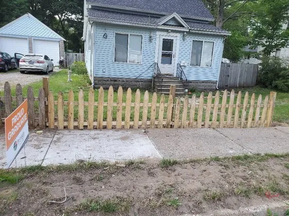 700 Oak Ave, Muskegon, MI 49442