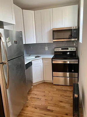 Rented by Tapiro Realty | media 12