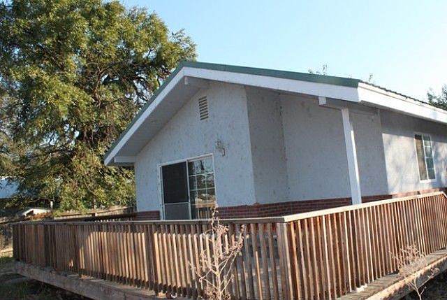 2nd image of 15980 Lang Ave