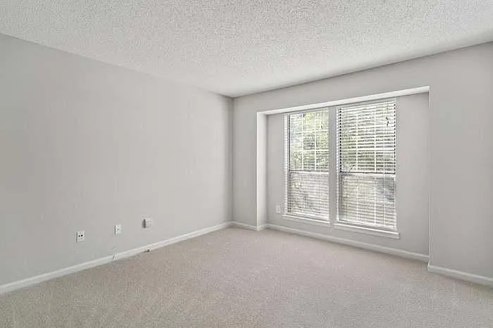 119 Granville Ct — Photo 14