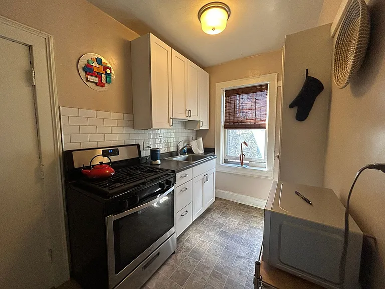 Maryland Manor — Photo 11