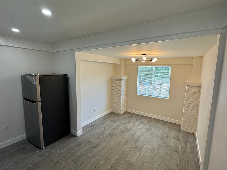 243 N Park View St #243 — Photo 10