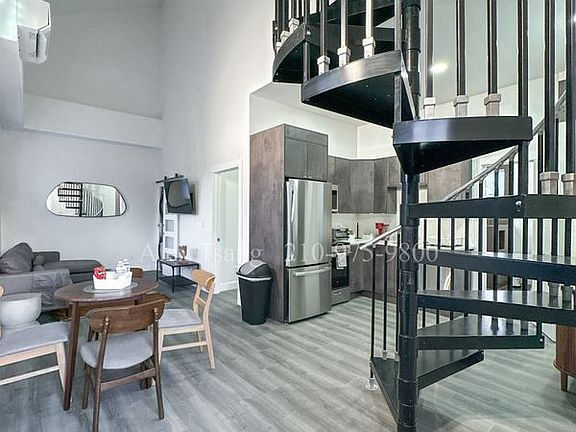 2nd image of 316 Toledo St #102