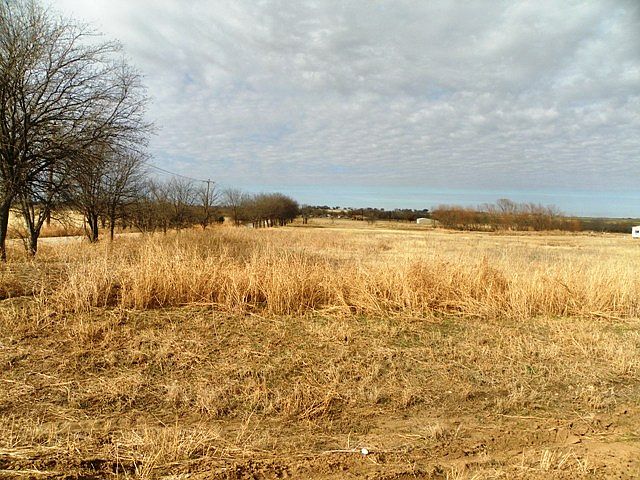 2nd image of 776 County Road 309