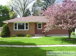 930 S Lewis St, Columbus, WI 53925