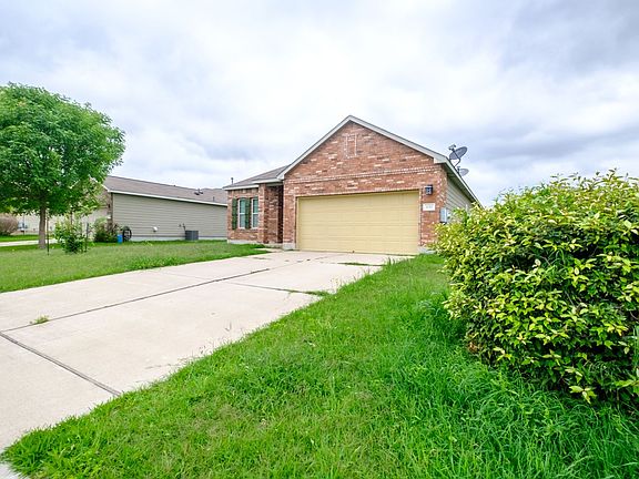 3rd image of 1010 Hondo Ln