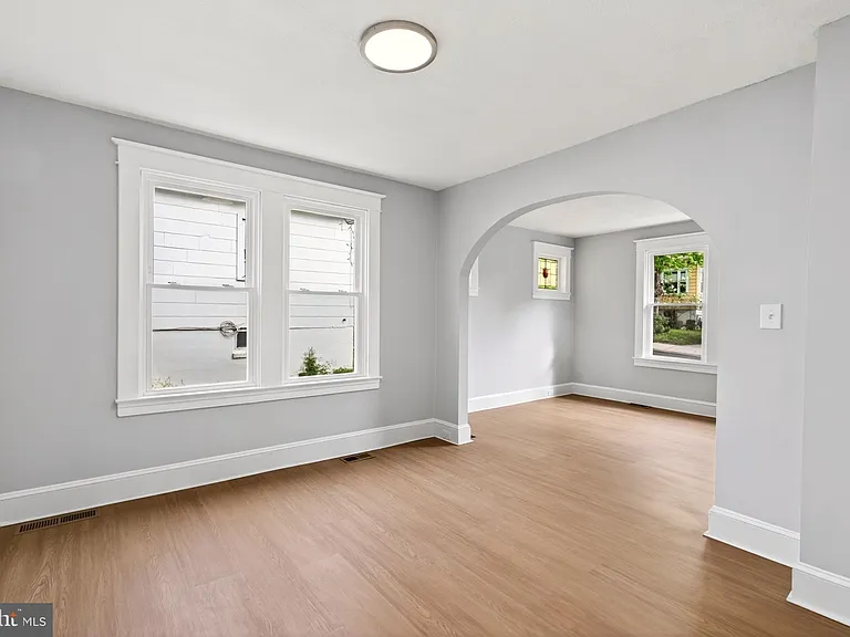 29 W Elm Ave — Photo 8