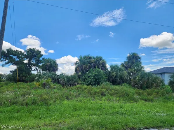 8029 Salem Cir, Labelle, FL 33935