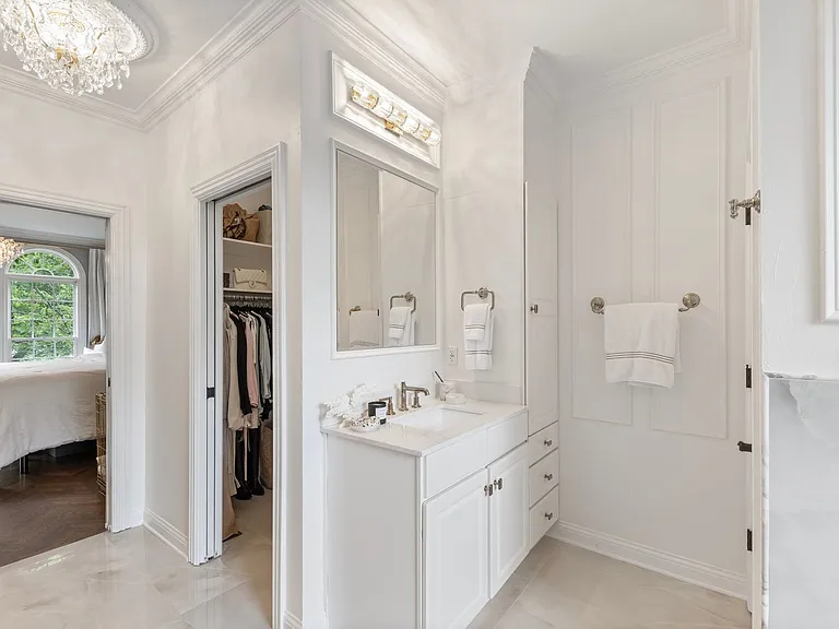 9435 Norwood Dr — Photo 29