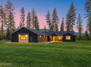 38 Cannon Ln, Blanchard, ID 83804