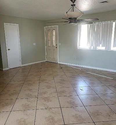 4th image of 3481 Bluegrass Dr