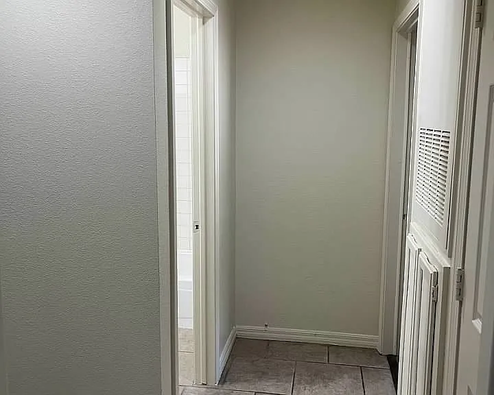 2121 Chertsey Dr #D — Photo 24