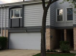 223 Lakeshore Ln, Bloomingdale, IL 60108