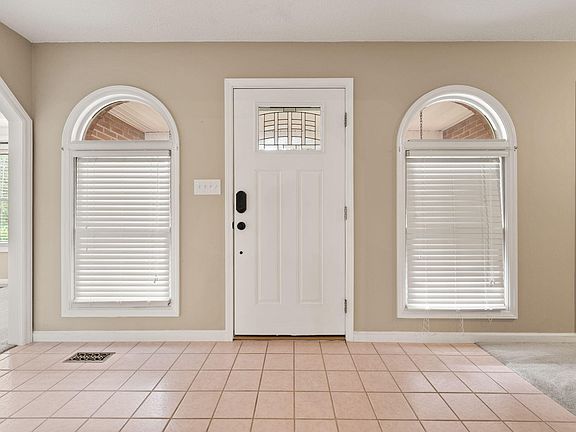 3rd image of 507 Branchwood Dr