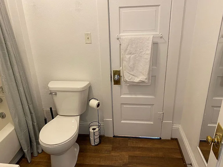 410 N Maple Ave — Photo 35