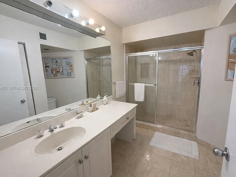 19195 NE 36th Ct — Photo 11