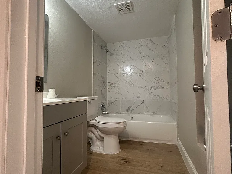 2543 Myrtle Ave #C — Photo 8
