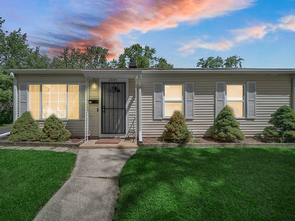 1st image of 2025 E 223rd St