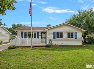 2520 Sherborn Rd, Springfield, IL 62702