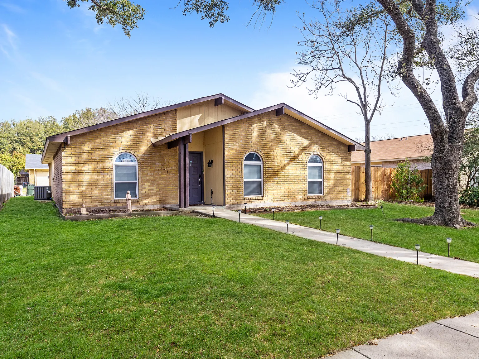 3 bed, 1744 sqft, $4,950 — Photo 4